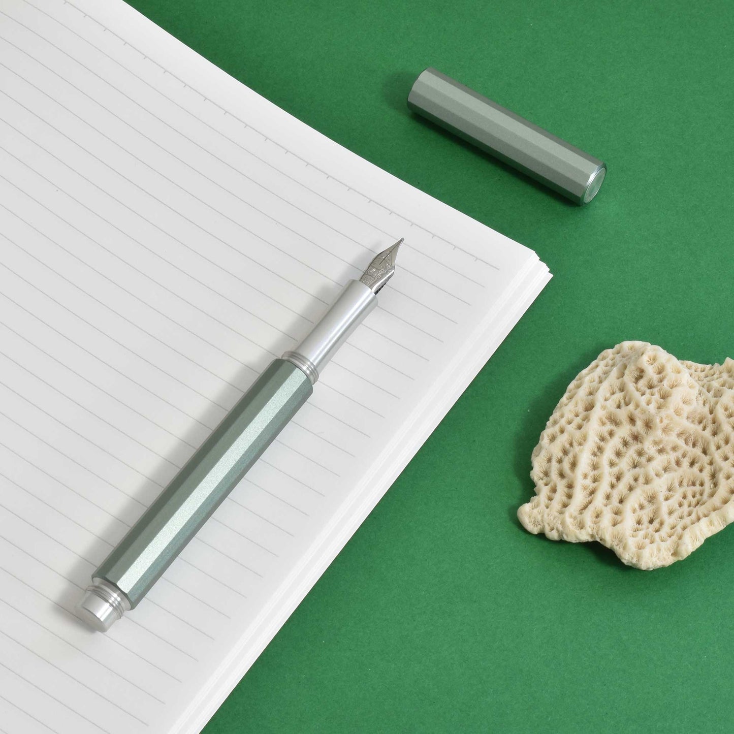Aspect fountain pen in forest green