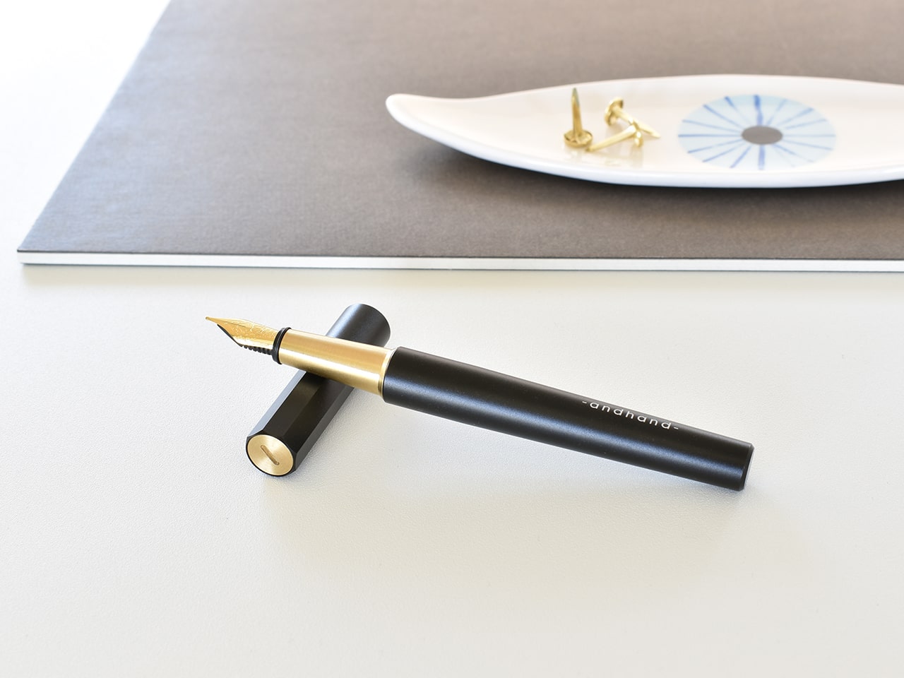 Method fountain pen black and brass