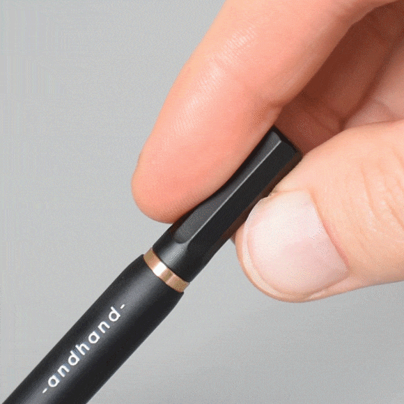 animated gif demonstrating the smooth twist movement of the method ballpoint pen